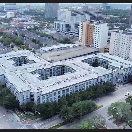Luxury 1Bedroom/Pool View/ Galleria W/Study Desk Houston Eksteriør billede