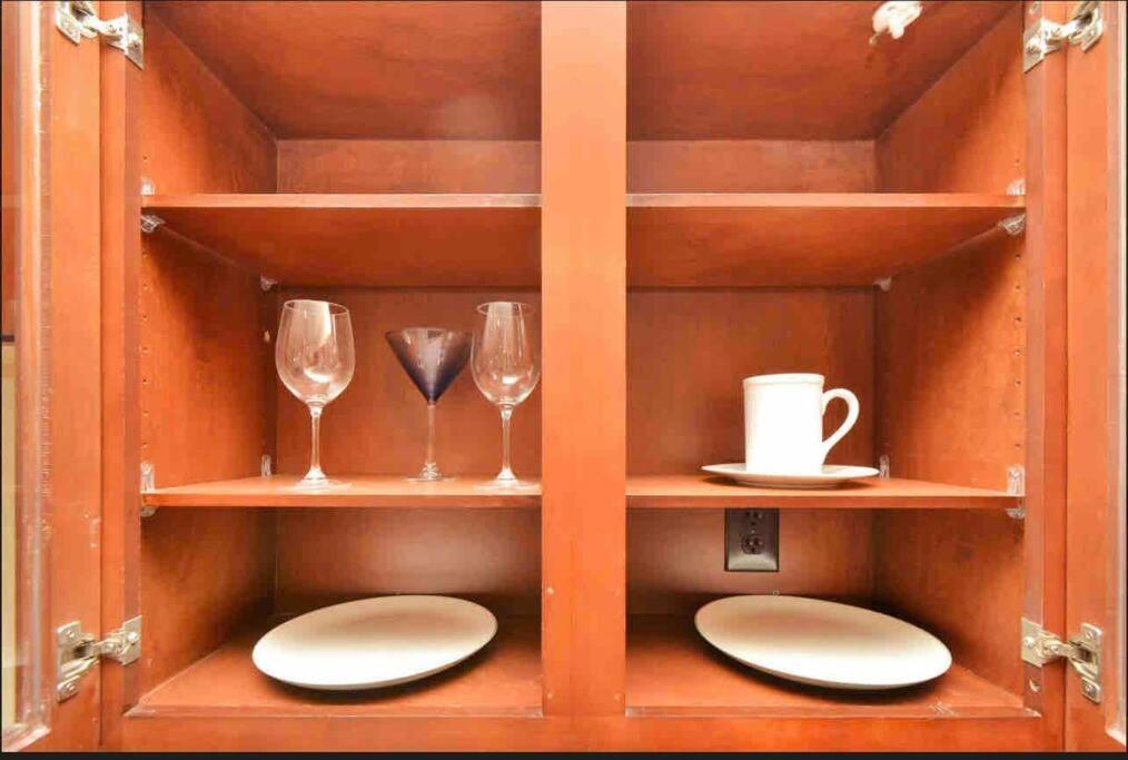 Luxury 1Bedroom/Pool View/ Galleria W/Study Desk Houston Eksteriør billede