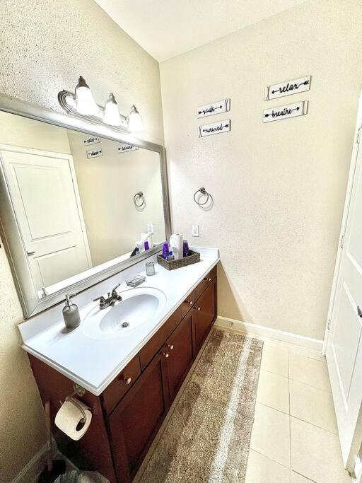 Luxury 1Bedroom/Pool View/ Galleria W/Study Desk Houston Eksteriør billede