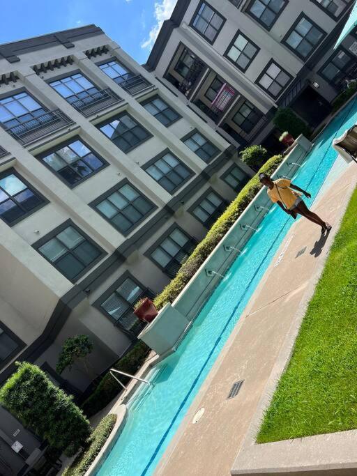 Luxury 1Bedroom/Pool View/ Galleria W/Study Desk Houston Eksteriør billede